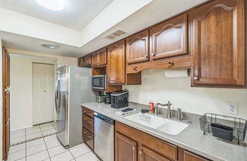 Glendale Casa | Charming 2-bedroom house in brilliant Glendale with an office, WiFi, A/C & pool
