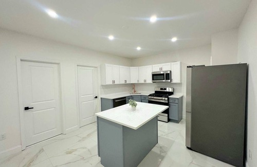 North Ironbound Casa | 2-bedroom house in peaceful Newark with AC, WiFi. Relax and unwind
