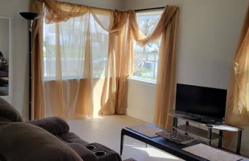 Nevada - Lidgerwood Casa | 2 bedroom house near northtown. Pets are welcome