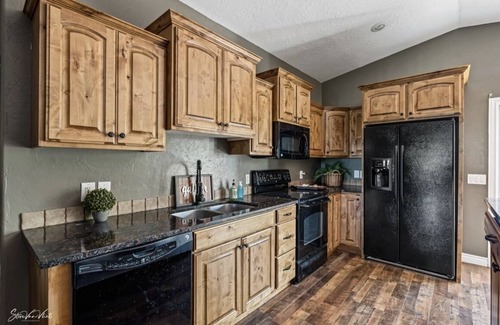 Elba Casa | 2 bedroom house overlooking Snake River