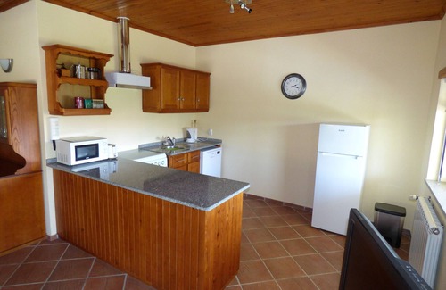 Mouronho Casa | 2 bedroom house with beautiful views, parking, garden and pool.