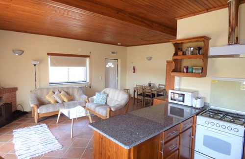 Mouronho Casa | 2 bedroom house with beautiful views, parking, garden and pool.