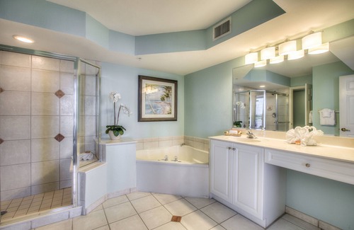 Fort Myers Beach Hotel | 2-Bedroom Island Getaway w/ On-Site Dining & Relaxing Views
