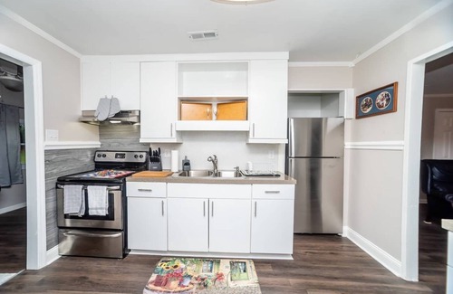 Hanahan Casa | 2 Bedroom Just Mins. from Shopping & Restaurants