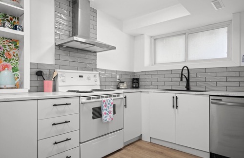 Canyon Meadows Apartamento | 2 bedroom King Suite Located Near Fish Creek