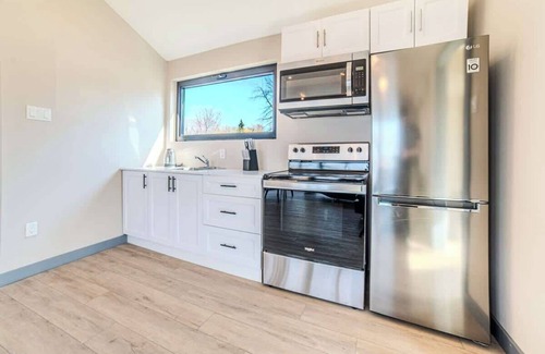 Harwood Cabina | 2-bedroom Lake Front Cottage in Harwood, ON #2