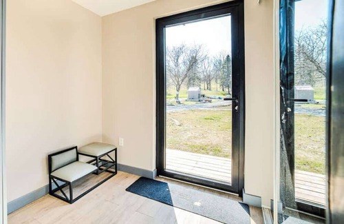 Harwood Cabina | 2-bedroom Lake Front Cottage in Harwood, ON #2