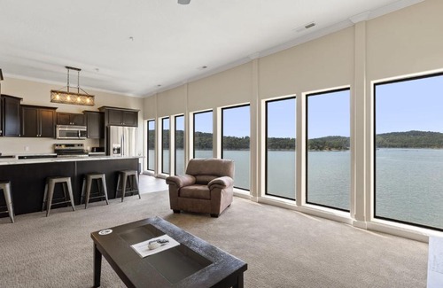 Ridgedale Casa | Premium 2 Bedroom Lake View Villa