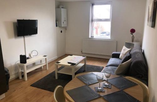 Loughborough Apartamento | 2 Bedroom Large First Floor Apartment with FREE Parking
