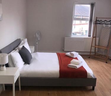 Loughborough Apartamento | 2 Bedroom Large First Floor Apartment with FREE Parking