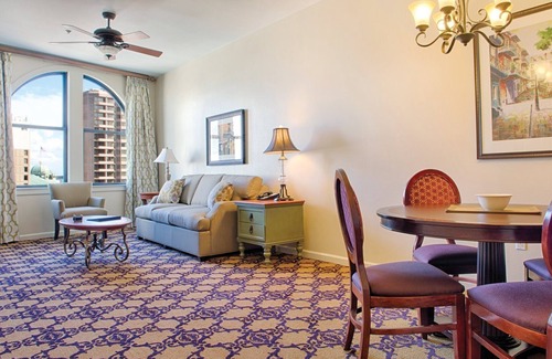 French Quarter Complejo | 2 Bedroom Lock-Off Suite in Downtown New Orleans for Super Bowl 2025