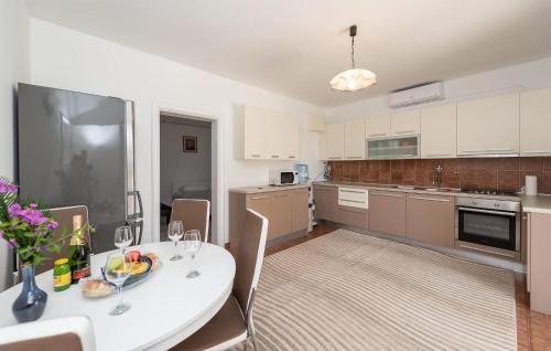 Potocnica Apartamento | 2 Bedroom Lovely Apartment In Potocnica