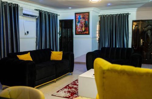 Alimosho Apartamento | 2 Bedroom Luxury Apartment with Pool -24Hrs Power -PS4