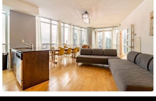 Central Waterfront Apartamento | 2 bedroom luxury Lkview