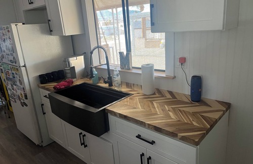 Havasu Lake Casa | 2-bedroom mobile home in enchanting Havasu Lake with WiFi, AC