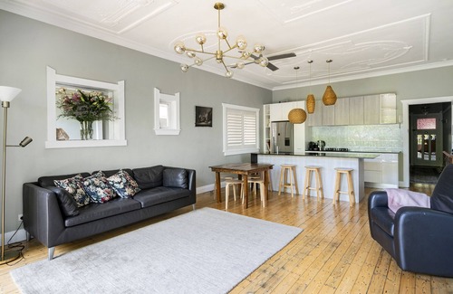 Tamarama Apartamento | 2 Bedroom Modern & Bright Apt, Bondi Beach,2 mns From Beach