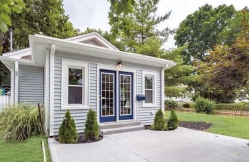 Meridian-Kessler Casa | 2 bedroom near Broadripple. 15 minutes from Downtown