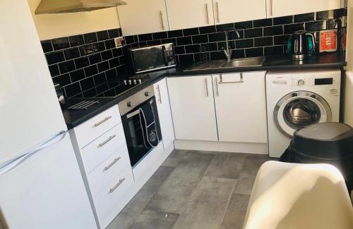 Whalebone Apartamento | 2 Bedroom, Near Station, Fast WI-FI, Free Parking!