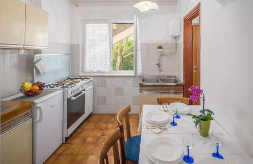 Lovrecica Apartamento | Bonito apartamento de 2 dormitorios en.