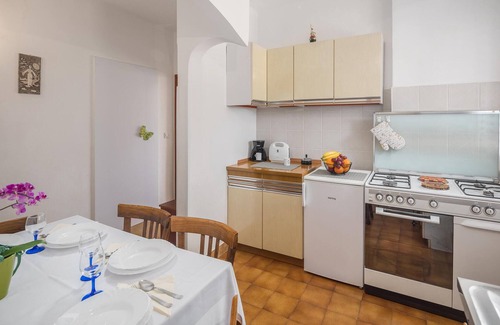Lovrecica Apartamento | Bonito apartamento de 2 dormitorios en.