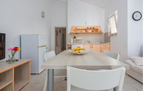 Jakisnica Apartamento | 2 Bedroom Nice Apartment In Jakisnica