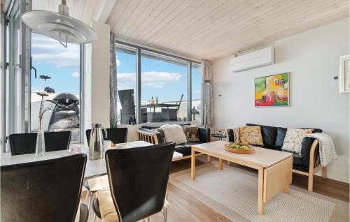 Sandkaas Apartamento | 2 Bedroom Nice Apartment In Allinge