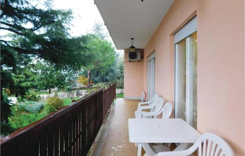 Valdebek Apartamento | 2 Bedroom Nice Apartment In Pula