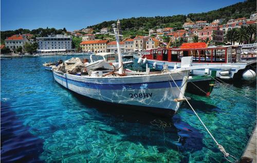 Stari Grad Casa | 2 Bedroom Nice Home In Stari Grad
