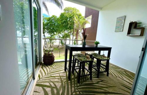Bejuco Apartamento | 2 Bedroom Oceanfront Condo with Wi-Fi, AC and Pool