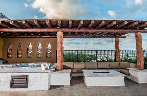 Punta Sam Apartamento | 2 Bedroom Oceanfront Penthouse with Resort Amenities