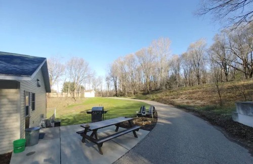 Montello Apartamento | 2 bedroom on ATV trail, boat landing 2 min away.