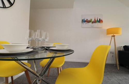 Coventry Apartamento | 2 Bedroom Peaceful Penthouse - Private Parking