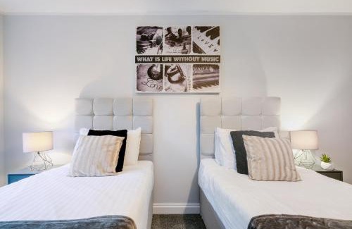 High Wycombe Apartamento | 2 Bedroom Penthouse with parking High Wycombe By 360Stays