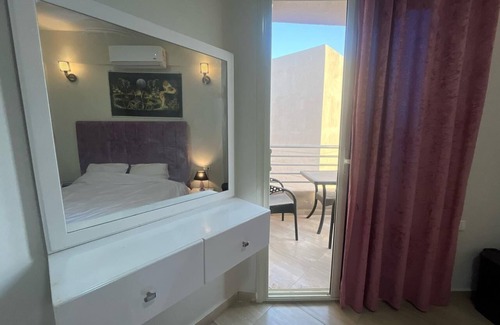 Village Road Complejo | 2-bedroom resort in peaceful Red Sea Governorate with WiFi, AC