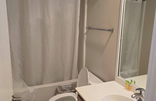 East Stroudsburg Complejo | 2-bedroom resort in enchanting East Stroudsburg with AC, fitness room, WiFi