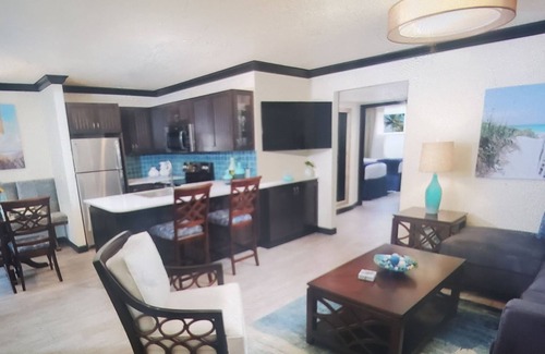 Cocoa Beach Complejo | 2-bedroom resort in fantastic Cocoa Beach with WiFi, AC, on the beach