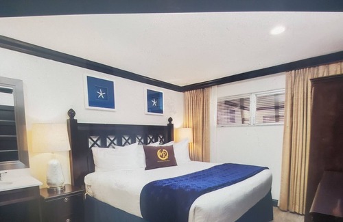 Cocoa Beach Complejo | 2-bedroom resort in fantastic Cocoa Beach with WiFi, AC, on the beach