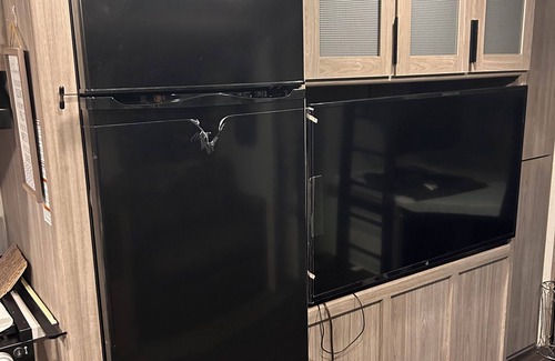 Belleview Heights Casa | 2-bedroom RV in perfect Summerfield with AC close to the water springs in Ocala