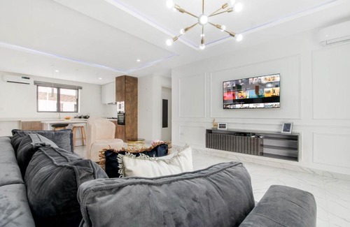 Ogombo Apartamento | 2 bedroom Shortlet apartment at Lekki