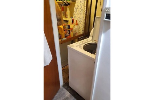 New Albany Casa | 2-bedroom, sleeps 5, 15 min to downtown Louisville