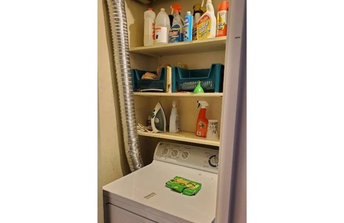 New Albany Casa | 2-bedroom, sleeps 5, 15 min to downtown Louisville