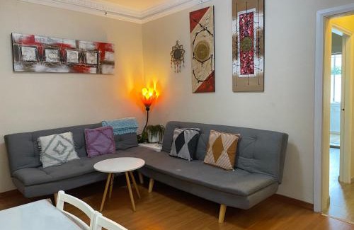 Wollongong CBD Apartamento | 2 bedroom small unit 1 minute walk to shopping centre NO PARKING SLOT NO LIFT