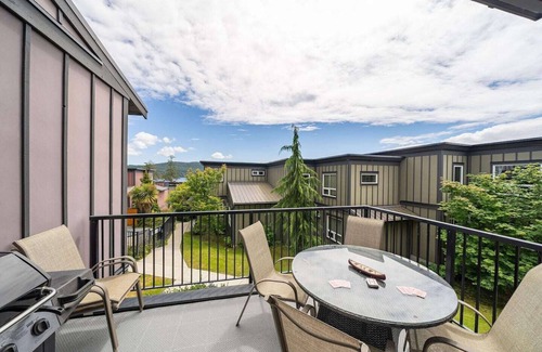 Sooke Cabaña | 2 Bedroom Sooke Townhome