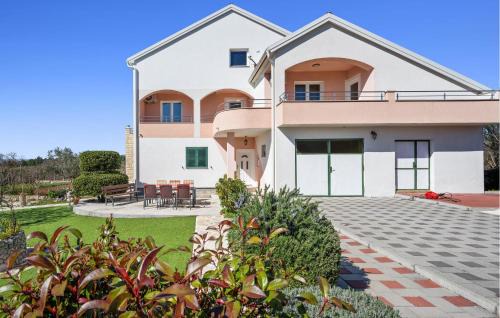 Bicine Apartamento | 2 Bedroom Stunning Apartment In Skradin