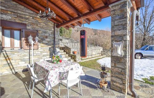 Colmegna Casa | 2 Bedroom Stunning Home In Luino