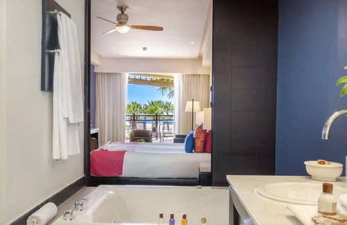 Campo de Golf Fonatur Complejo | 2 Bedroom Suite on Beautiful Beach Resort