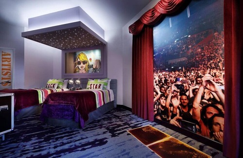 Florida Center Hotel | 2-Bedroom Suite at a 4⭐️ Hotel