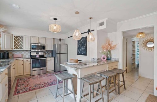 Biggar Villa | BOATERS Gulf access, Lagoon Lazy River Pool, Tropical 2-bedroom Villa