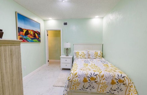 Golden Glades Apartamento | 2 Bedroom Suite in North Miami