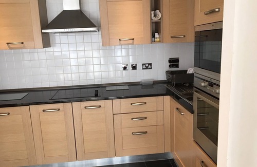 Woolwich Riverside Apartamento | 2 bedroom Thames riverside apartment with free wifi.